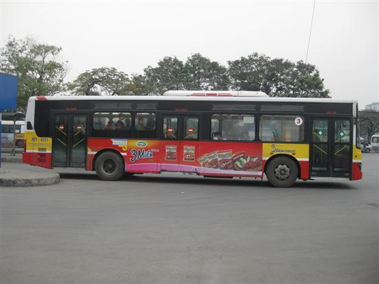 Quảng cáo trên xe bus